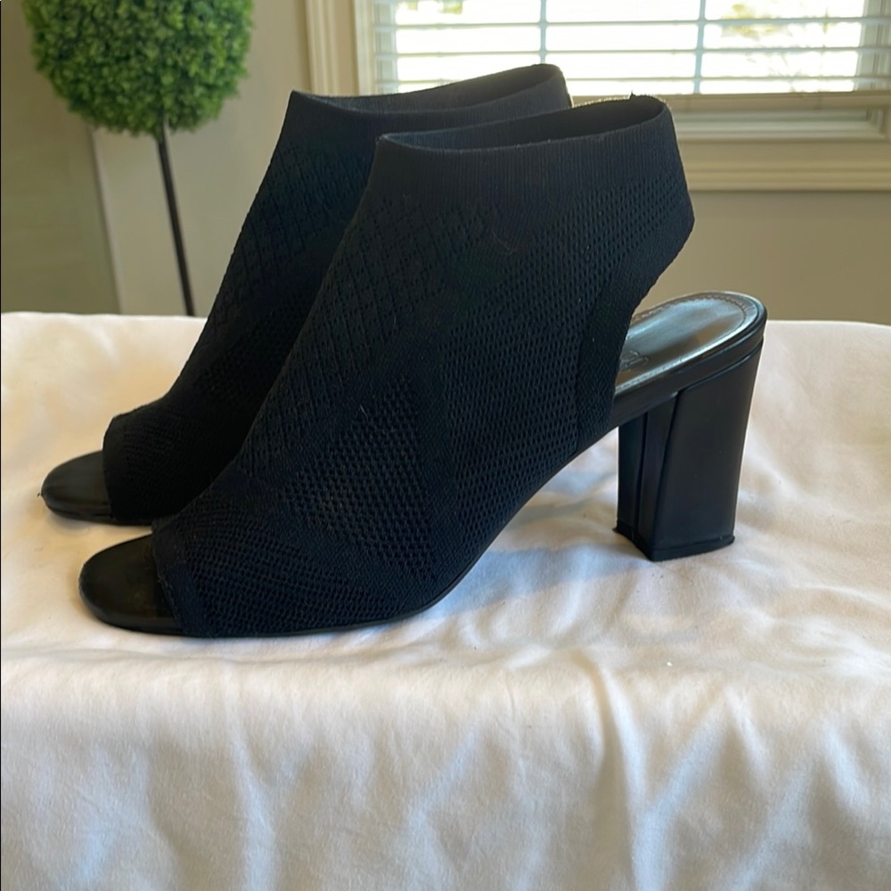 Elegant Black Women's Heeled Anklet  Sandals - Picture 2 of 9